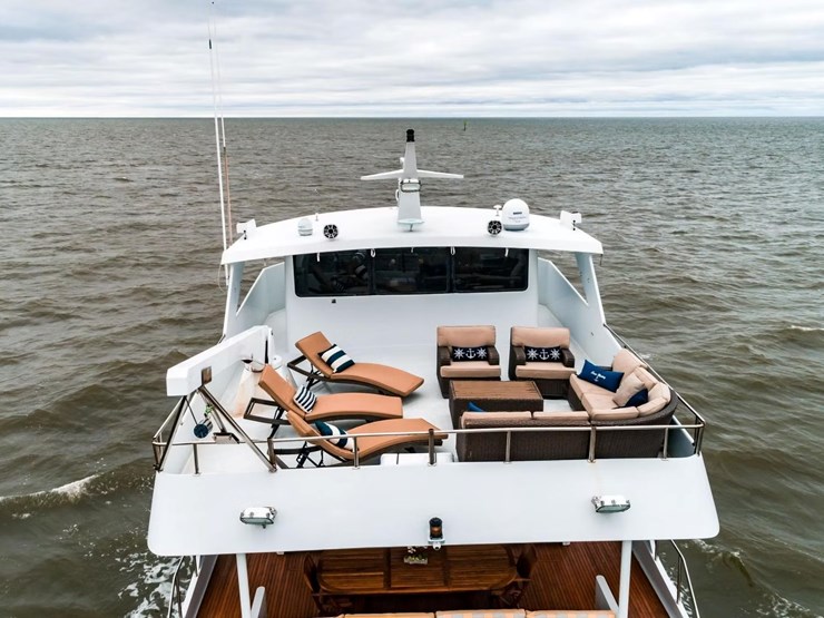 #18-•-2003-breaux-brothers-85'-yacht-|-"come-monday"-image-10