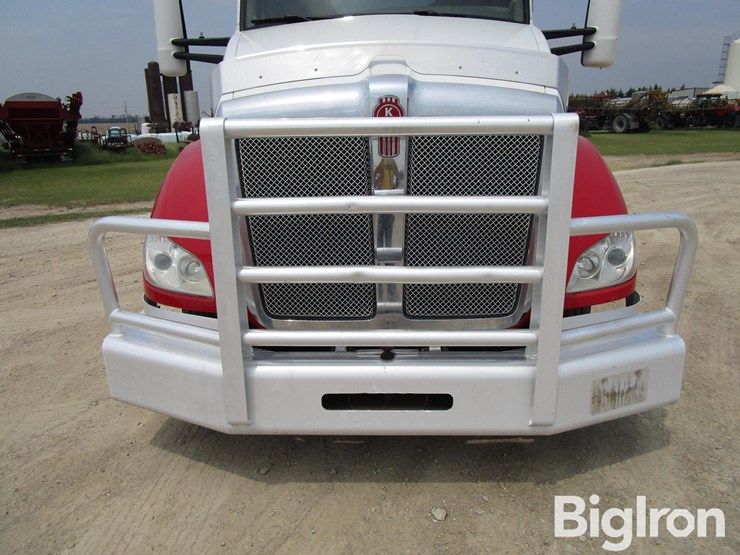 2016-kenworth-t680-image-9