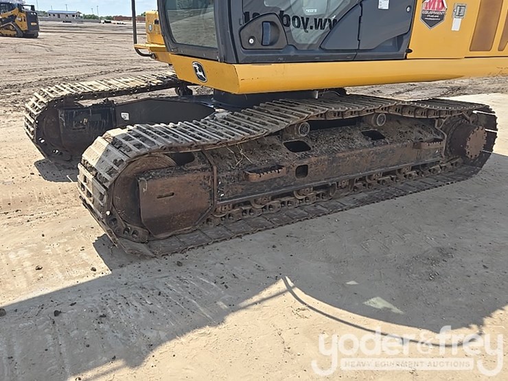 2017-deere-210g-lc-image-13