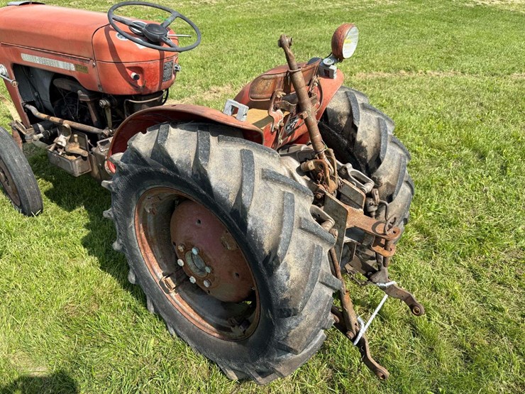 massey-ferguson-825-image-14