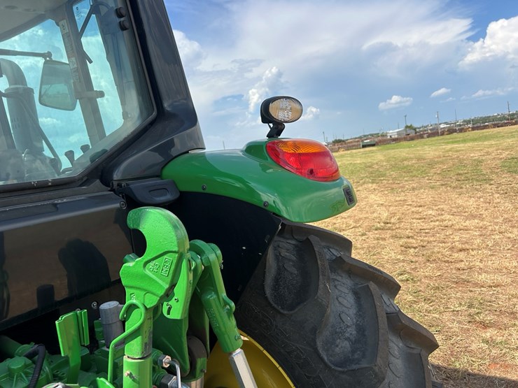 2023-john-deere-6120m-image-9