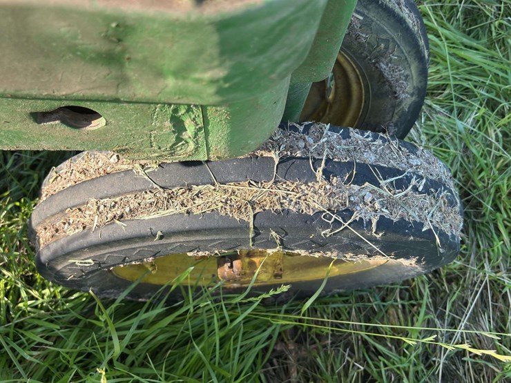 john-deere-model-b-image-11