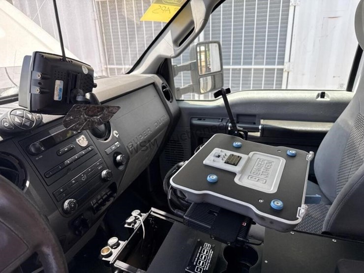2015-ford-f550-image-29