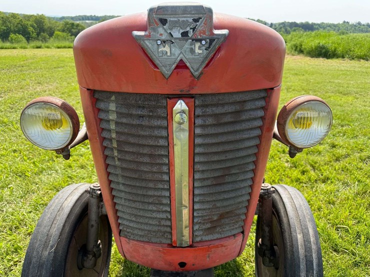 massey-ferguson-825-image-10