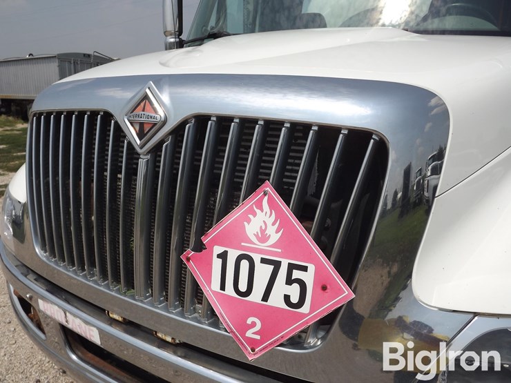 2011-international-durastar-4300-image-10