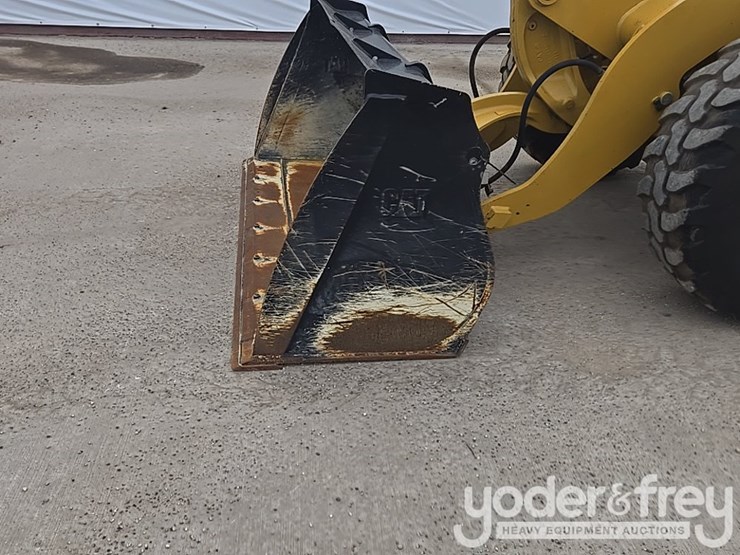 2023-caterpillar-908-image-13