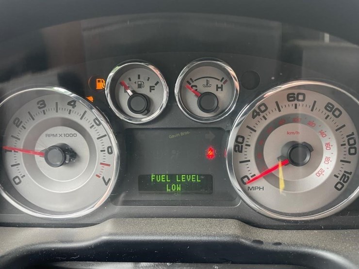 2010-ford-edge-image-16