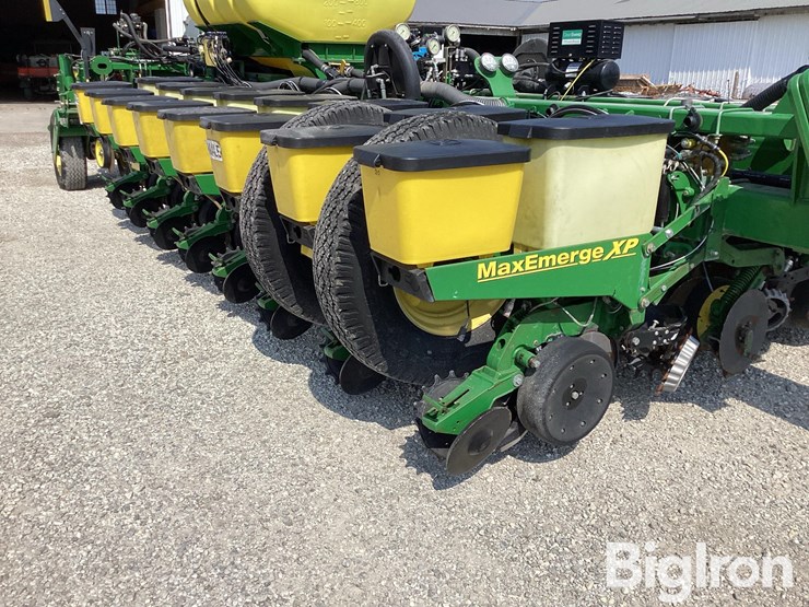 2006-john-deere-1770-image-15