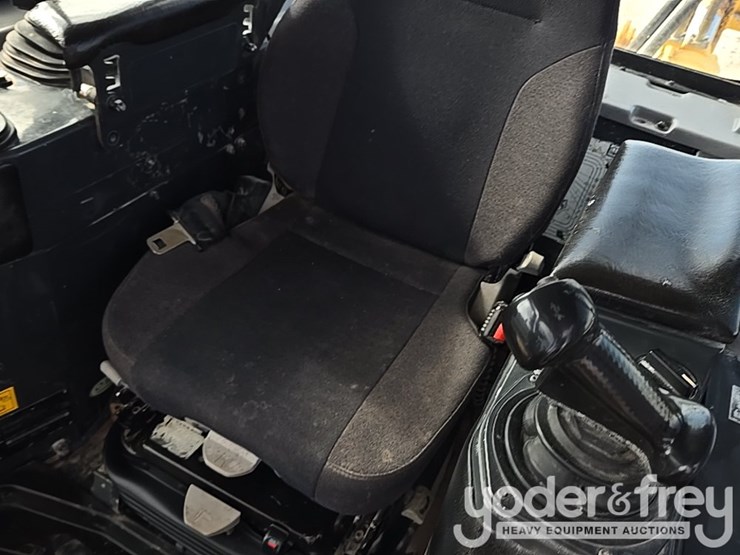 2014-komatsu-d155ax-7-image-60