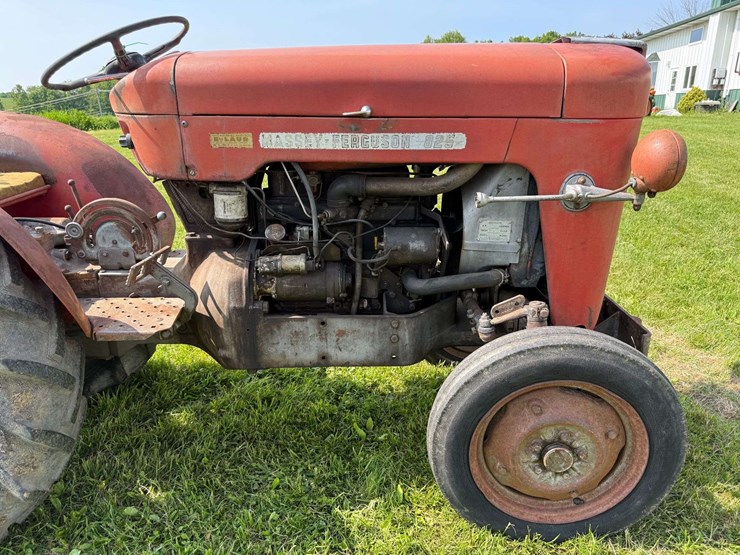 massey-ferguson-825-image-11