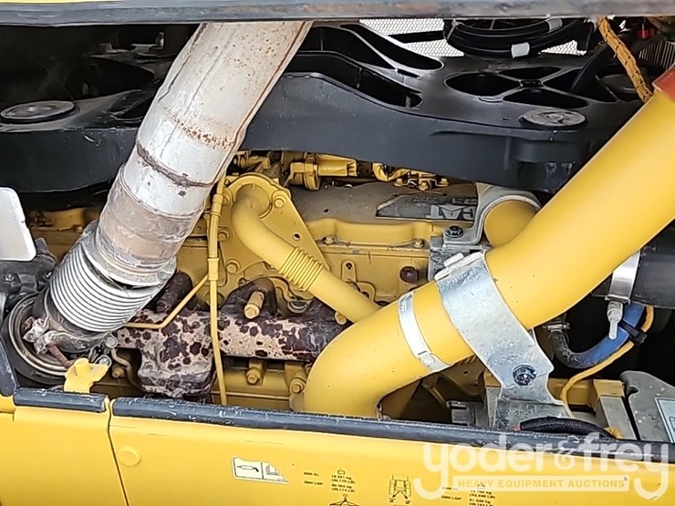 2019-caterpillar-d6n-lgp-image-46