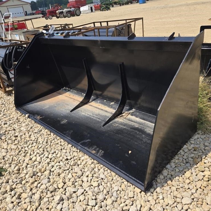 NEW QUICK TACH MATERIAL BUCKET