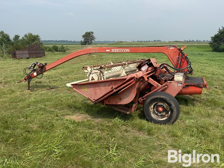 hesston-1014-image-8