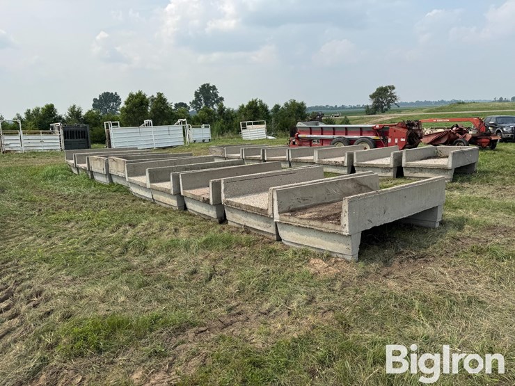 concrete-h-feed-bunks-image-7
