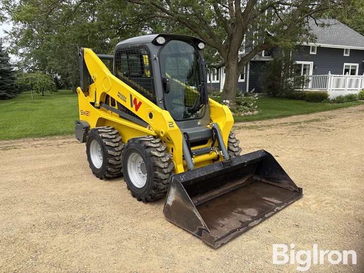 2024-wacker-neuson-sw21-skid-steer-image-3
