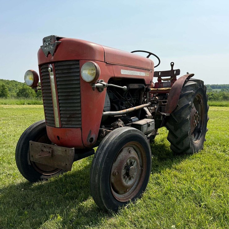 MASSEY-FERGUSON 825