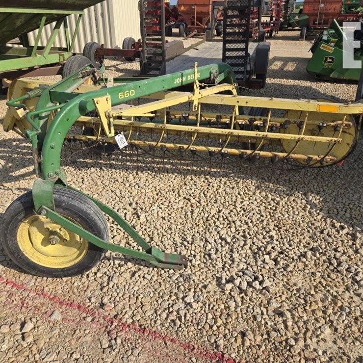 JOHN DEERE 660