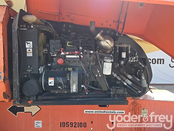 2017-jlg-800s-image-55