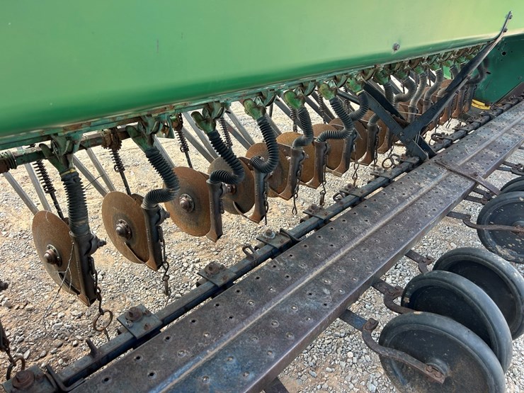 john-deere-8300-image-4