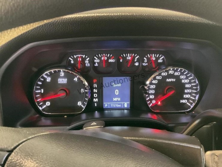 2015-chevrolet-silverado-3500hd-image-22