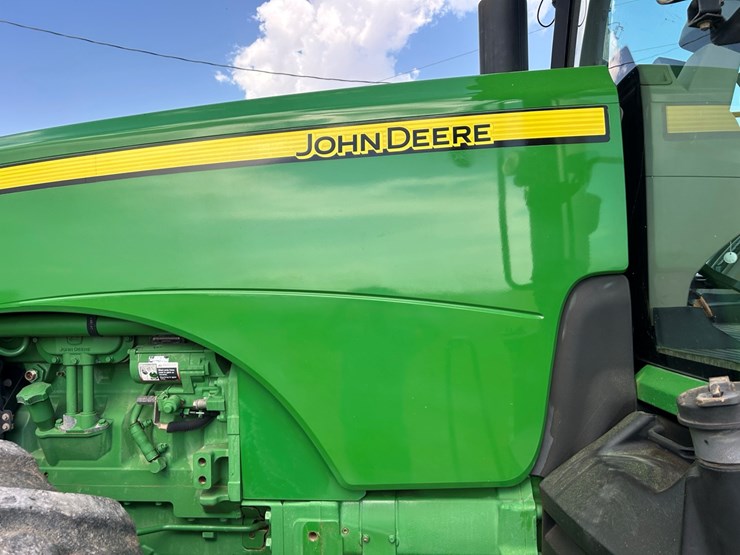 2010-john-deere-8320r-image-16