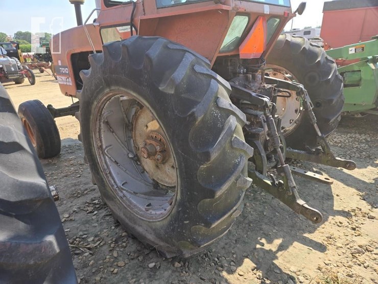 allis-chalmers-7010-image-9