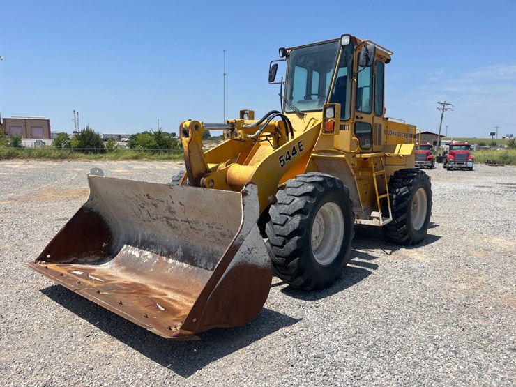 1990-deere-544e-image-1