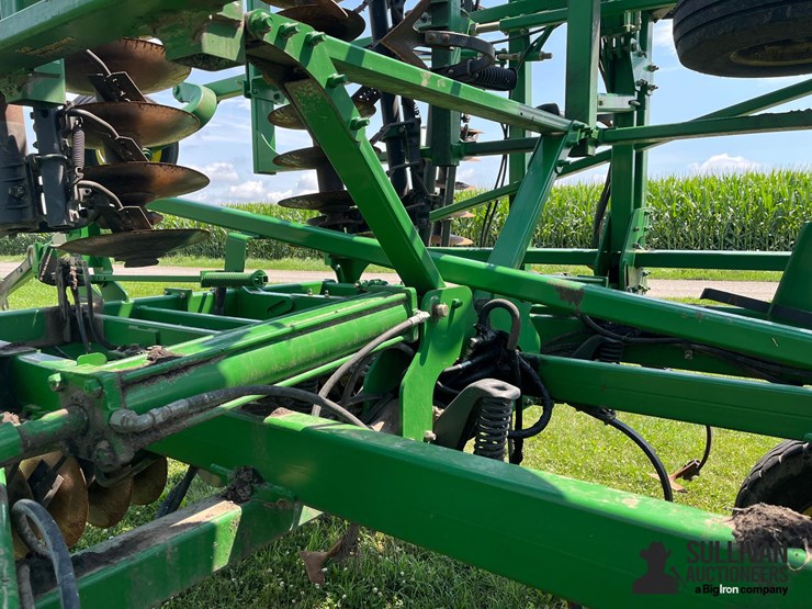 john-deere-2310-image-17