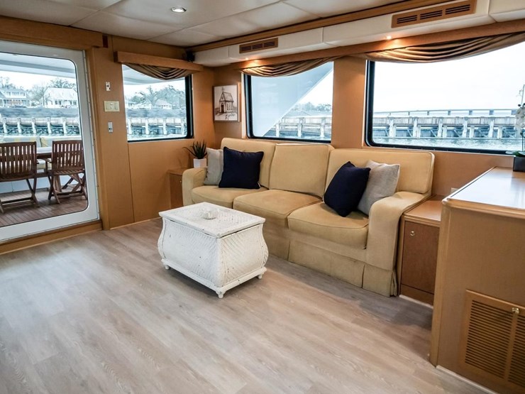 #18-•-2003-breaux-brothers-85'-yacht-|-"come-monday"-image-37