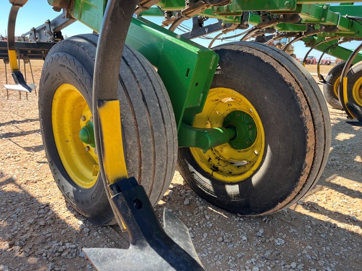 2009-john-deere-2210-image-6
