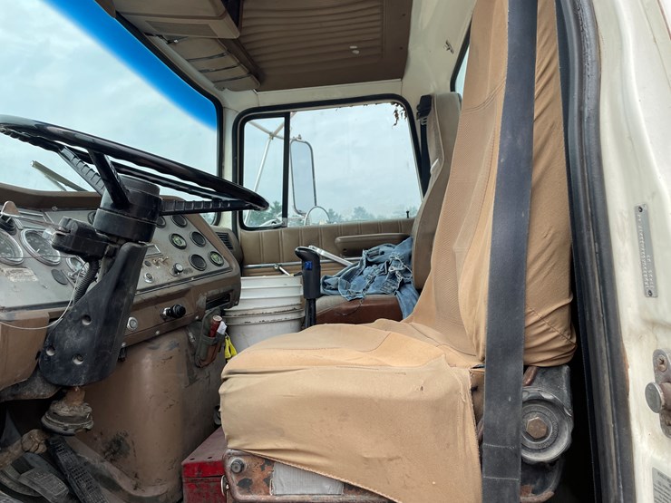1995-ford-l9000-image-61