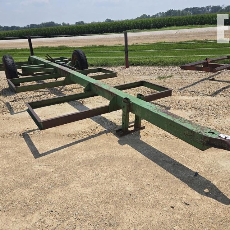 BALE TRAILER FOR 6 BALES W/ BALE STABBER 3773