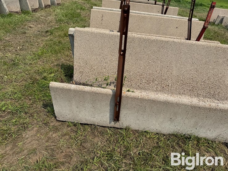 concrete-feed-bunks-image-13