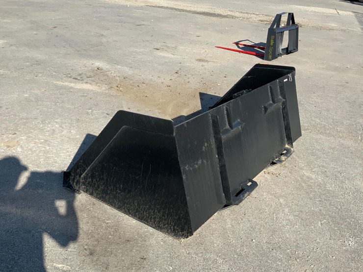 76"-skid-steer-bucket-image-8