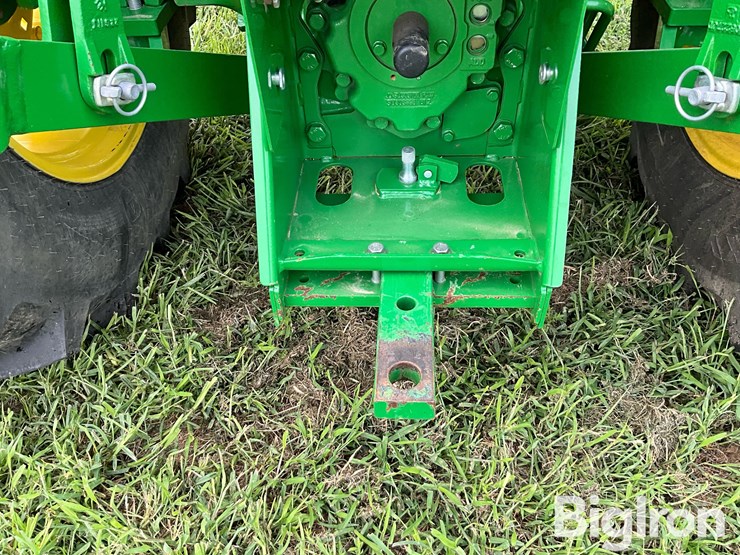 2023-john-deere-5067e-image-10