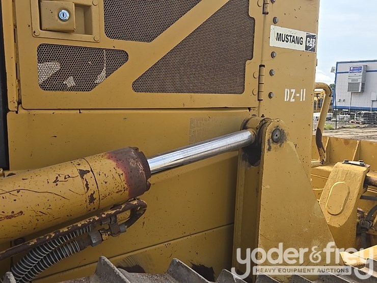 2008-caterpillar-d6n-lgp-image-38