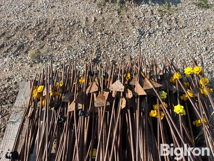 electric-fence-posts-image-11