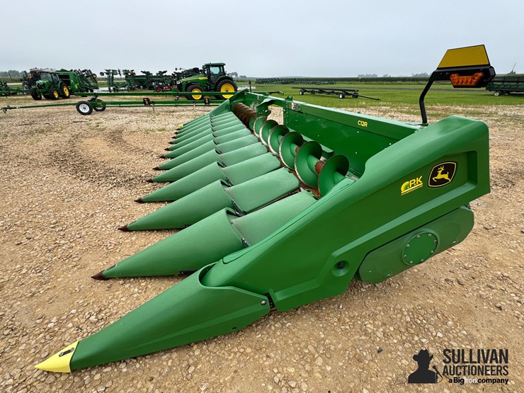 2022-john-deere-c12r-image-14