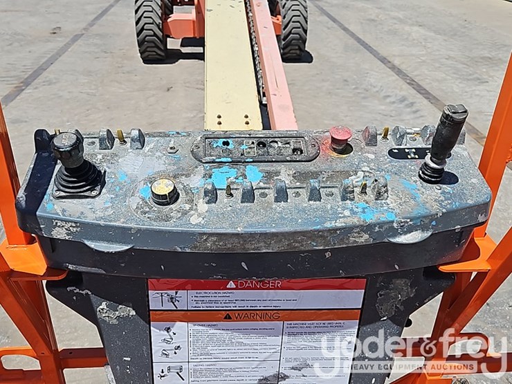 2007-jlg-800s-image-12