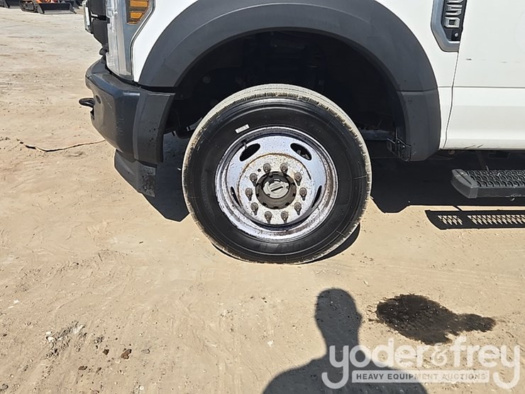 2019-ford-f550-xl-image-9