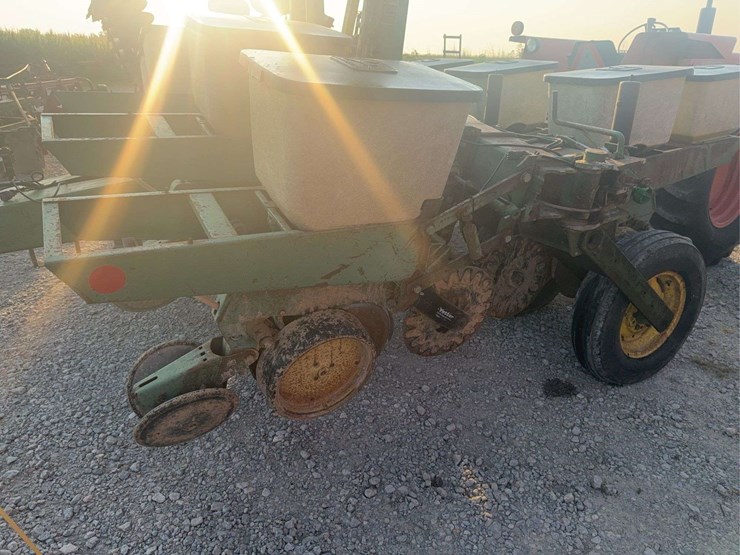 john-deere-8-image-3