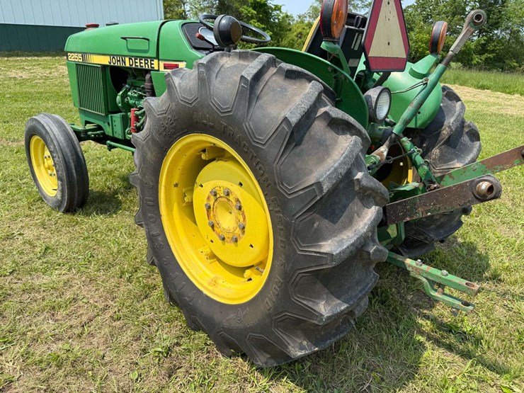 john-deere-2255-image-16