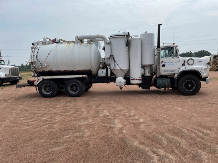 1995-ford-l9000-image-6