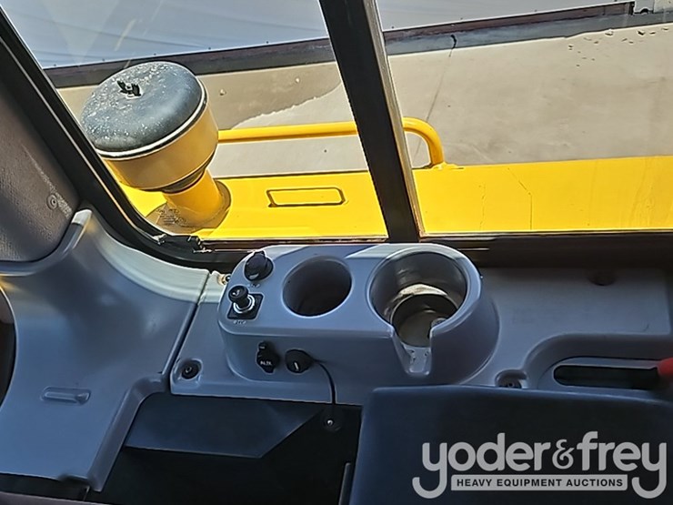 2021-komatsu-d65px-18-image-55