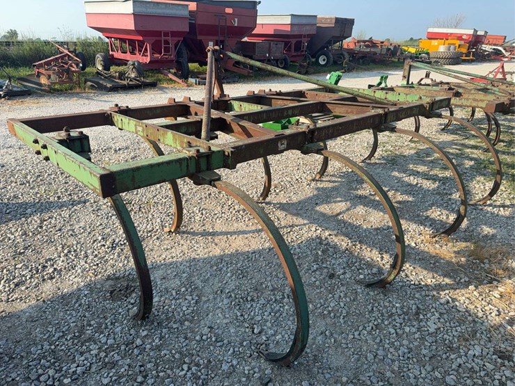 john-deere-100-image-2