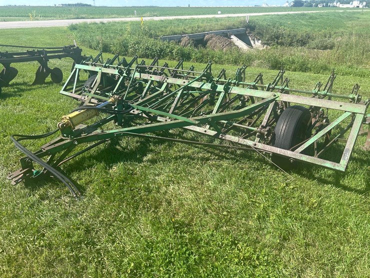 john-deere-14-image-12