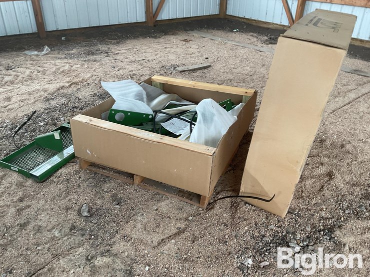 john-deere-148-image-8