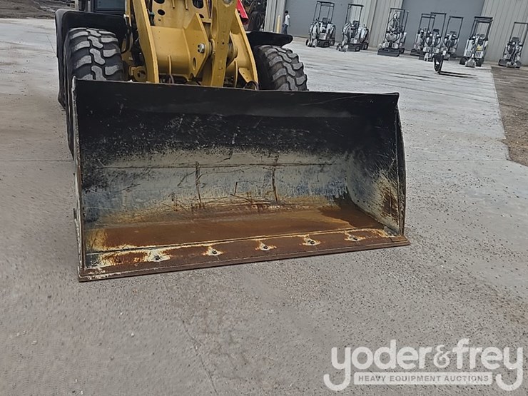 2023-caterpillar-908-image-14