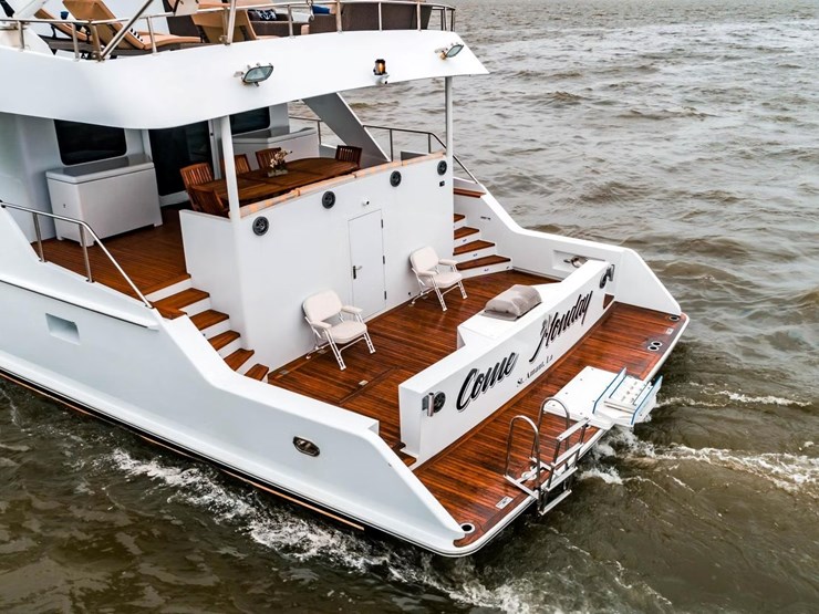 #18-•-2003-breaux-brothers-85'-yacht-|-"come-monday"-image-8