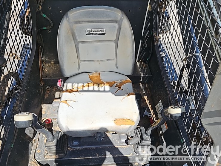 2018-new-holland-l228-image-19